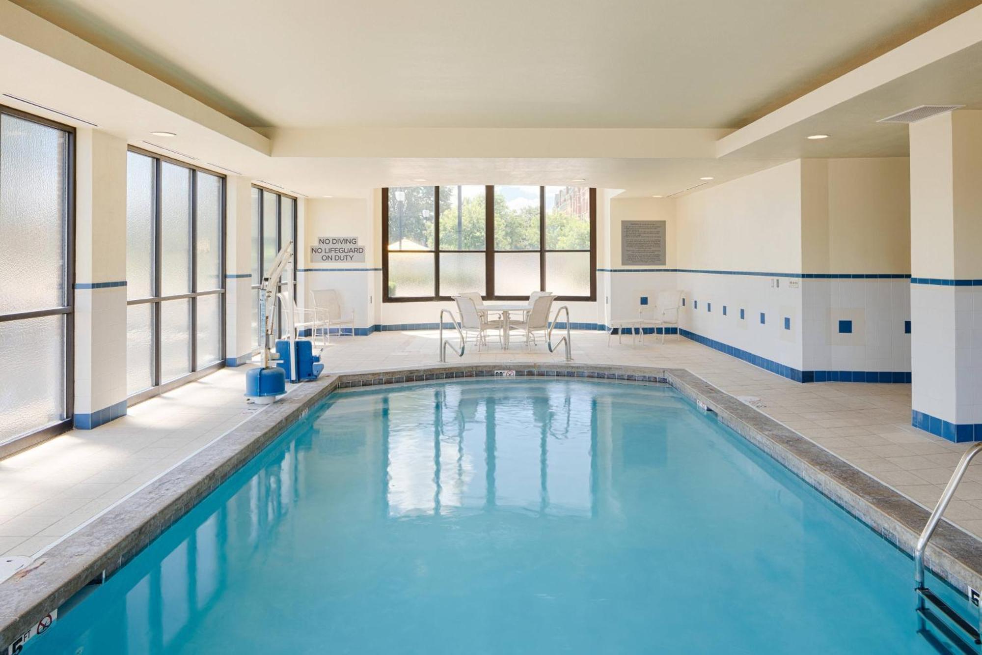 Courtyard By Marriott Springfield Downtown Hotel Buitenkant foto