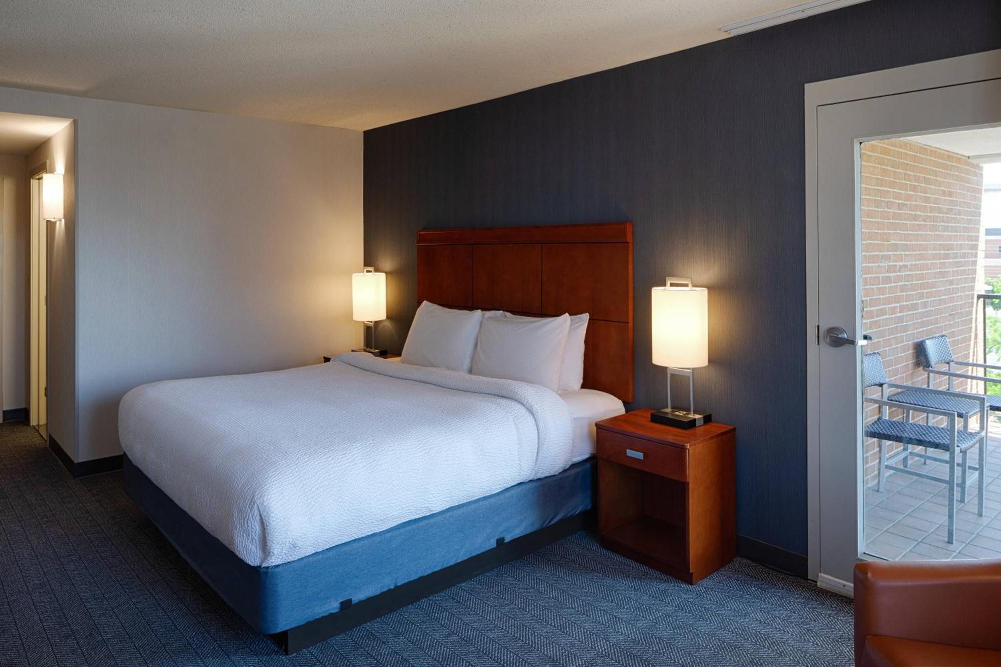 Courtyard By Marriott Springfield Downtown Hotel Buitenkant foto