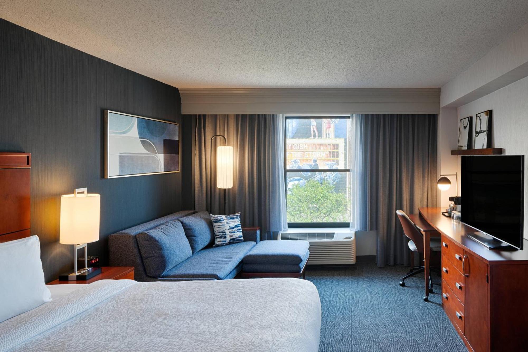 Courtyard By Marriott Springfield Downtown Hotel Buitenkant foto