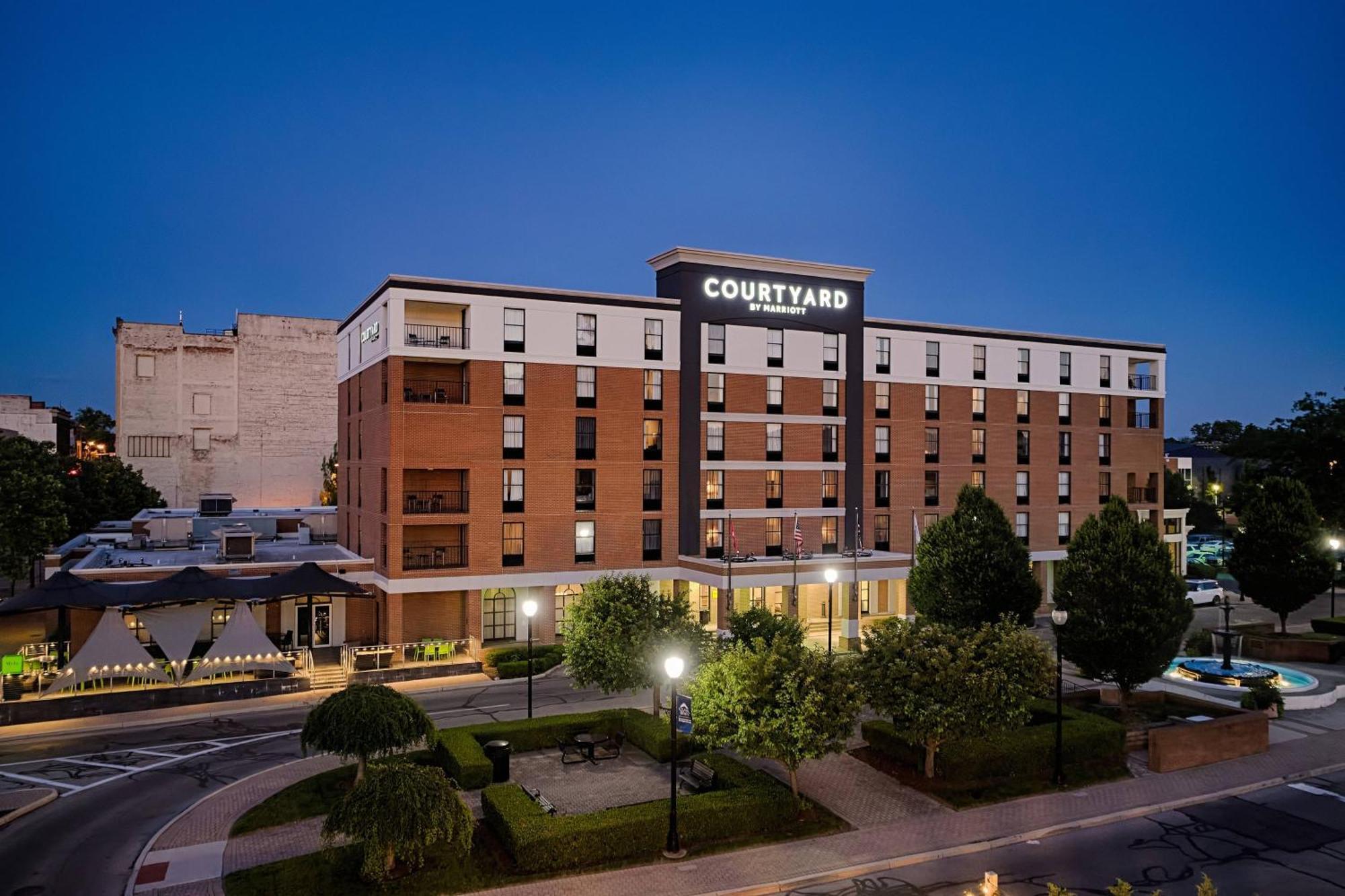 Courtyard By Marriott Springfield Downtown Hotel Buitenkant foto