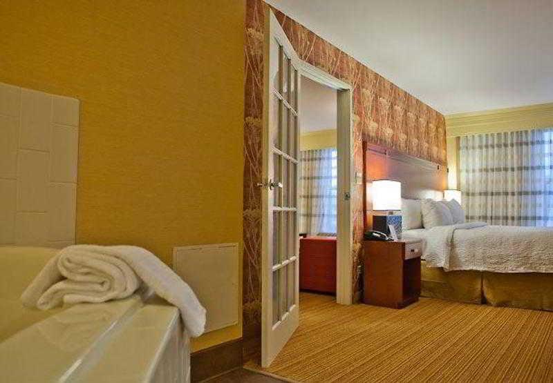 Courtyard By Marriott Springfield Downtown Hotel Buitenkant foto